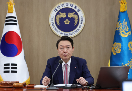 윤석열 대통령이 7일 서울 용산 대통령실 청사에서 열린 국무회의에서 발언하고 있다. 연합뉴스